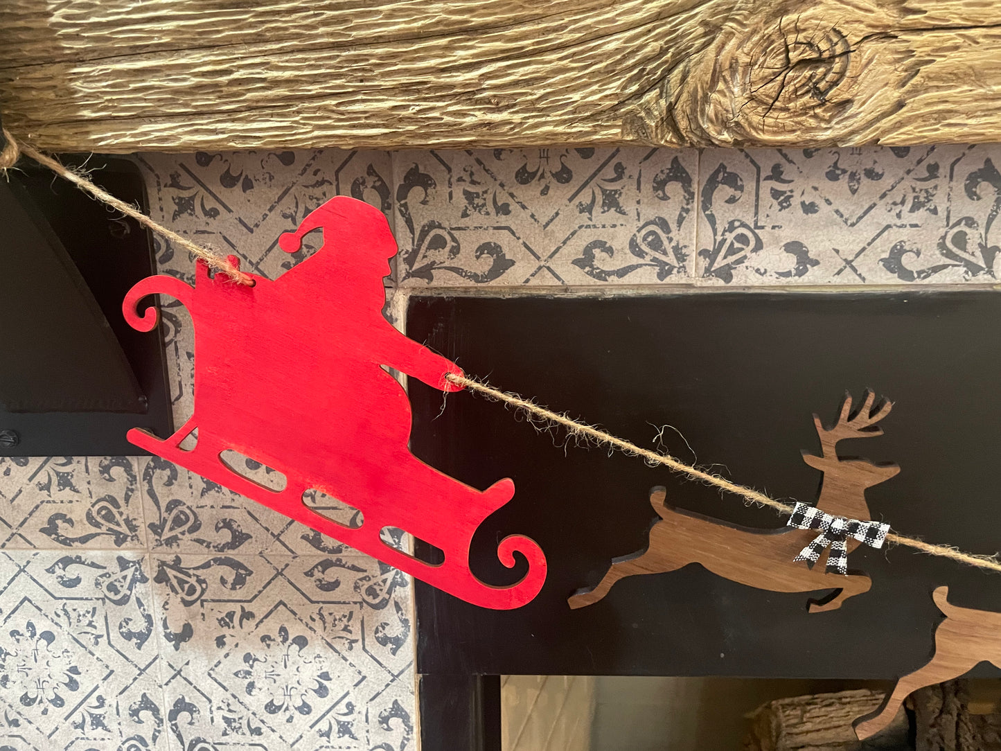 santa and reindeer garland